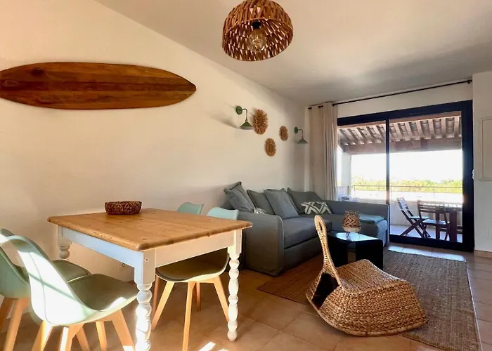 Superbe Vue Proche De La Avec Piscine